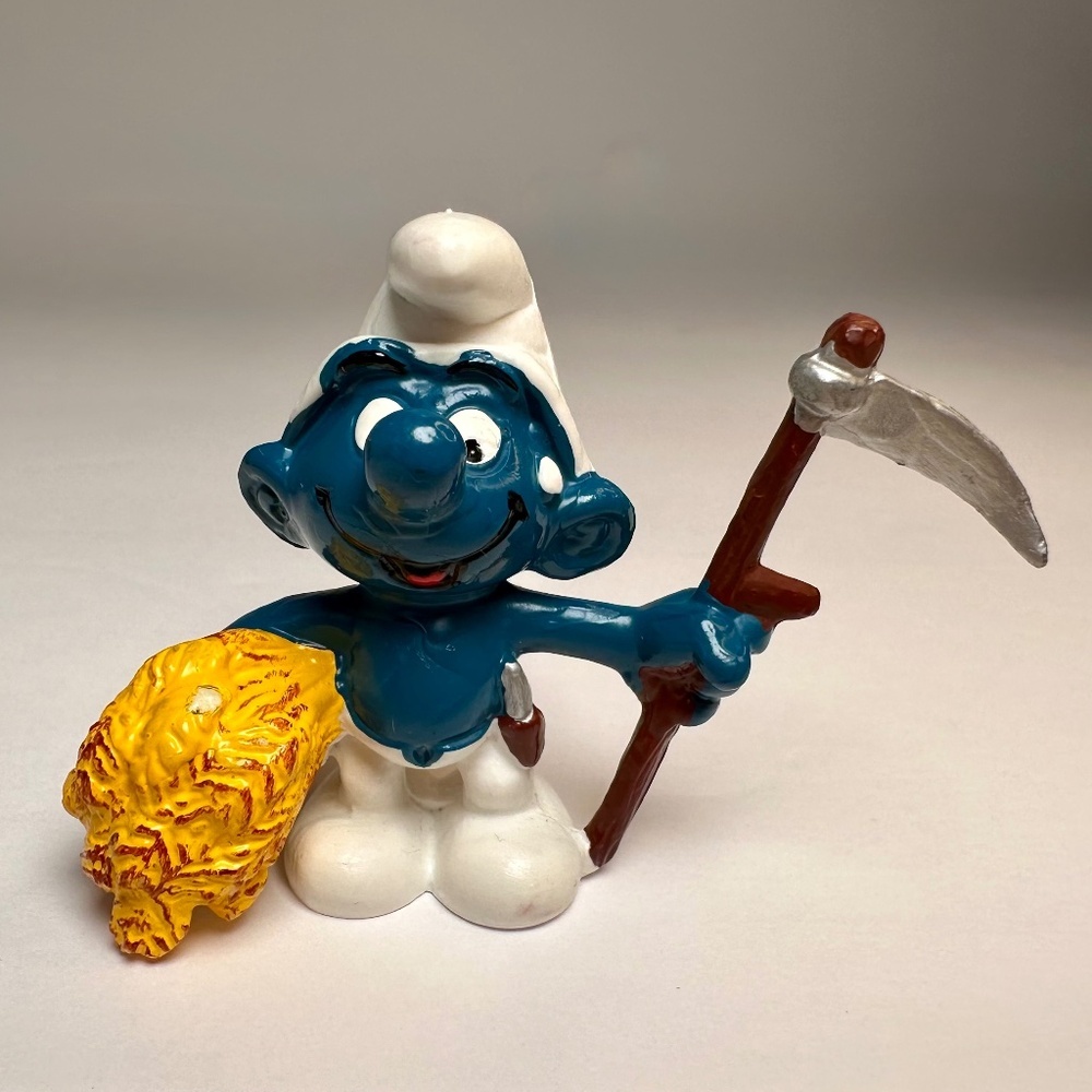 Vintage Schleich Farmer Smurf w/ Wheat & Scythe – 1980 Peyo – Made in Hong Kong